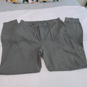SAKS FIFTH AVENUE: Gray Joggers - Size XL